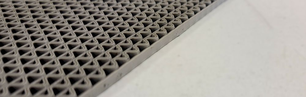 VinWave Mini finished side edge on full-width mat